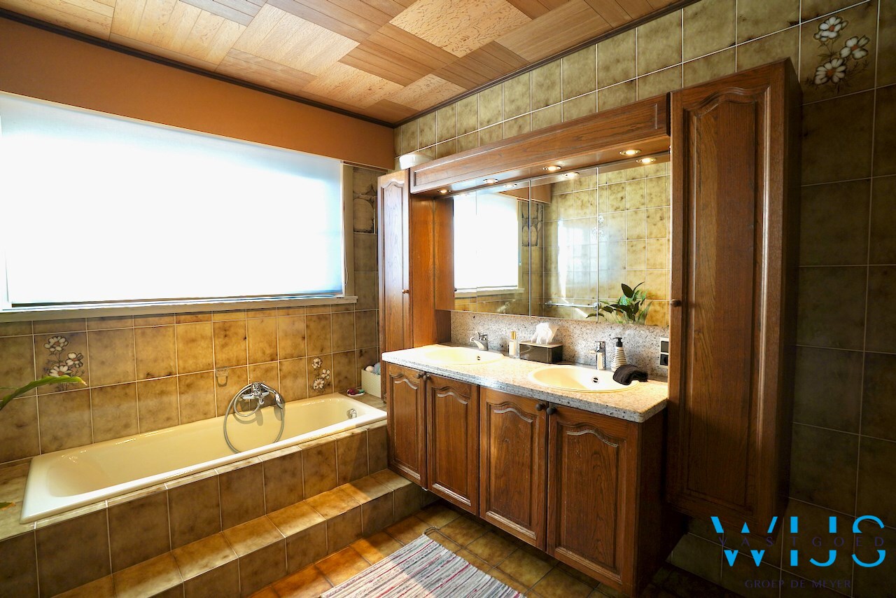 Prachtig ruim woonhuis met volwaardig bijgebouw ! 