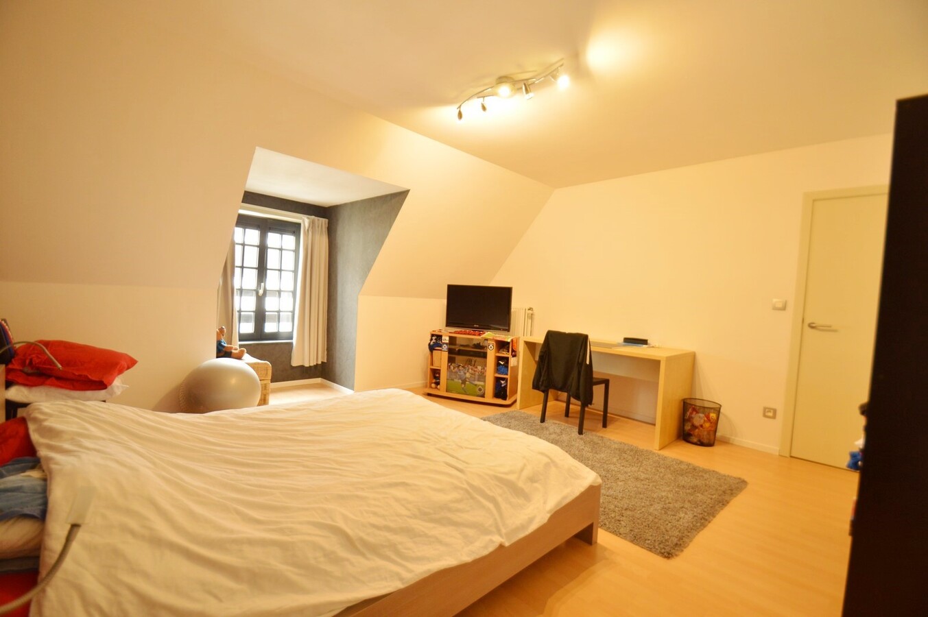 Knappe gezinswoning met 5 slpk te Heulebrug 