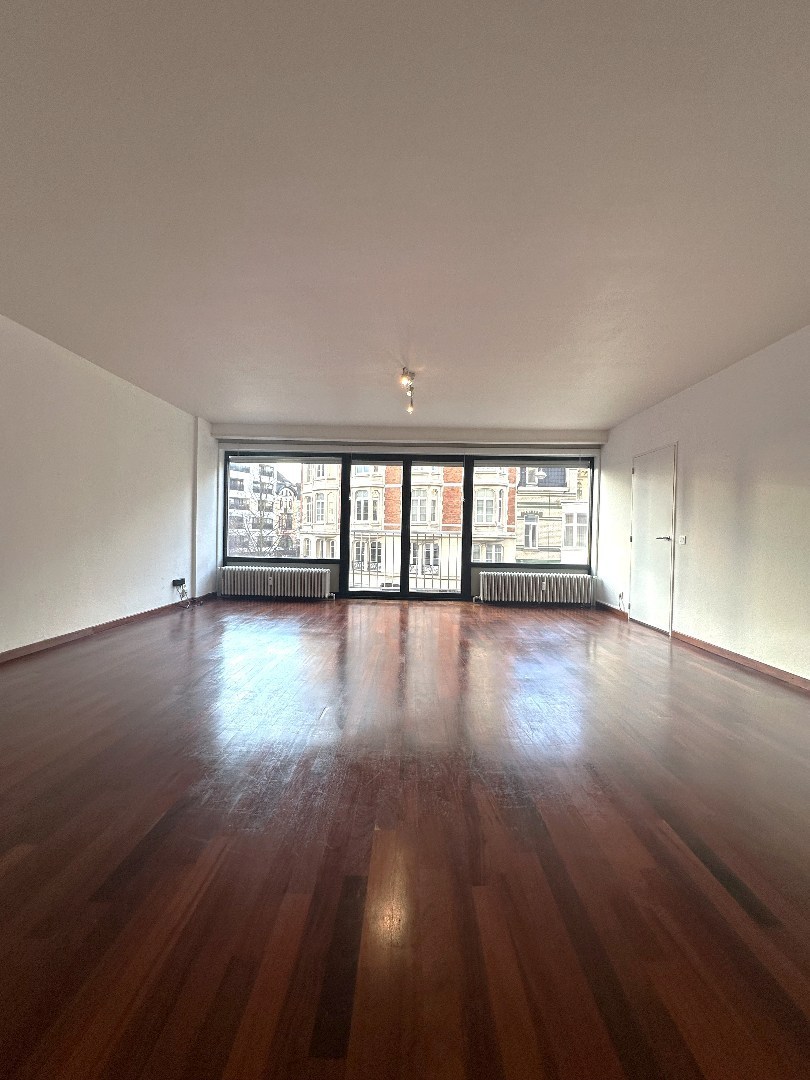 Ruim appartement vlakbij Station Gent Sint-Pieters 