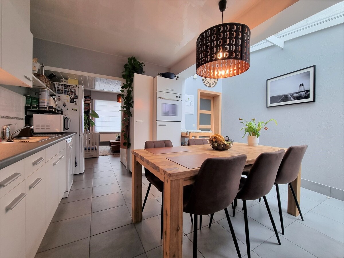 Leuke woning met mooi terras en achteruitgang te Heist 