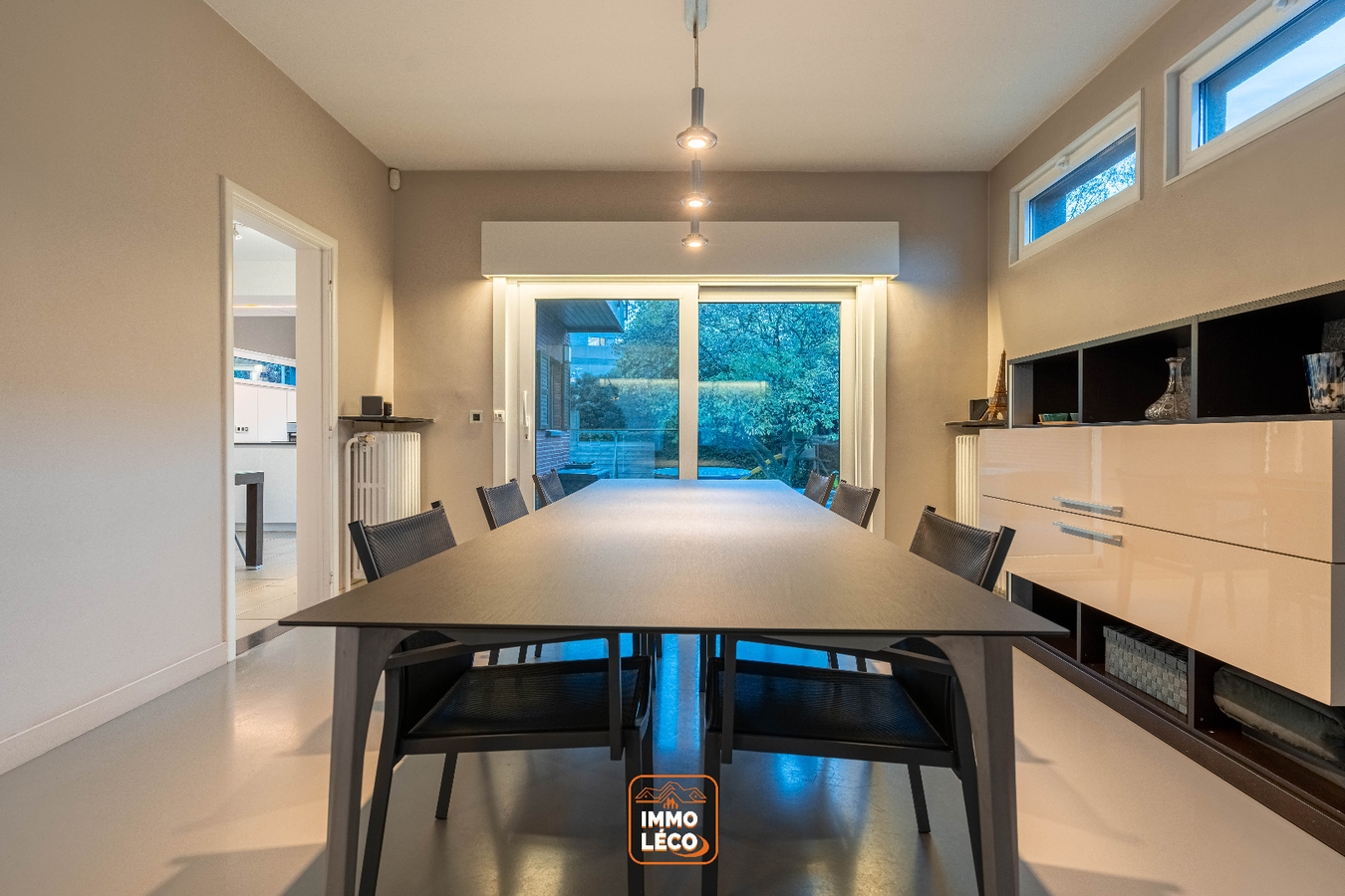 Superbe Villa idéalement située dans un clos résidentiel prisé « La Coquinie », avec garage 3 voitures et jardin, COUP DE CŒUR absolu ! 