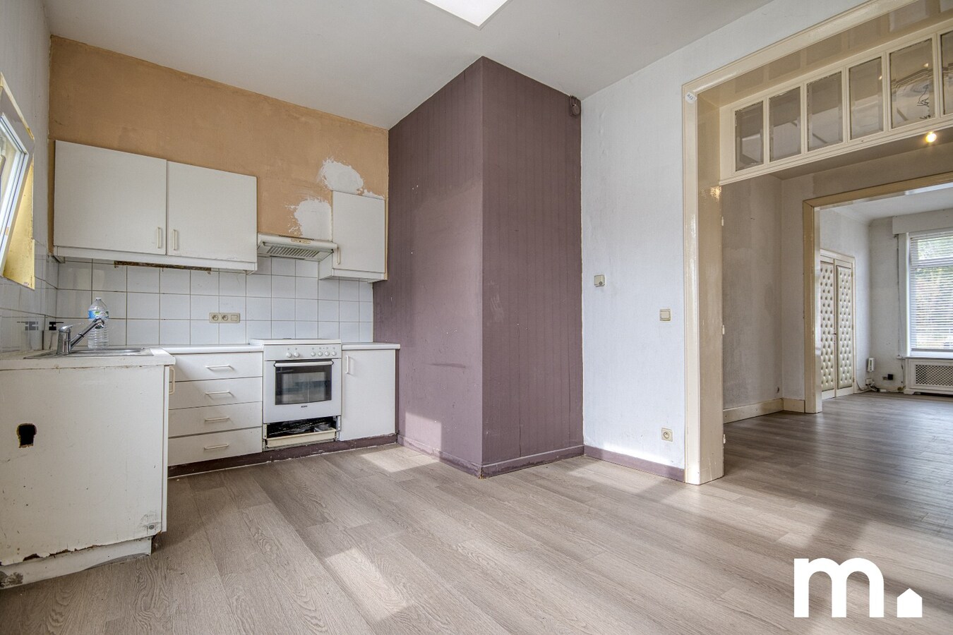 Woning met 3 slaapkamers, tuin en uitstekende verbinding te Kortrijk ! 