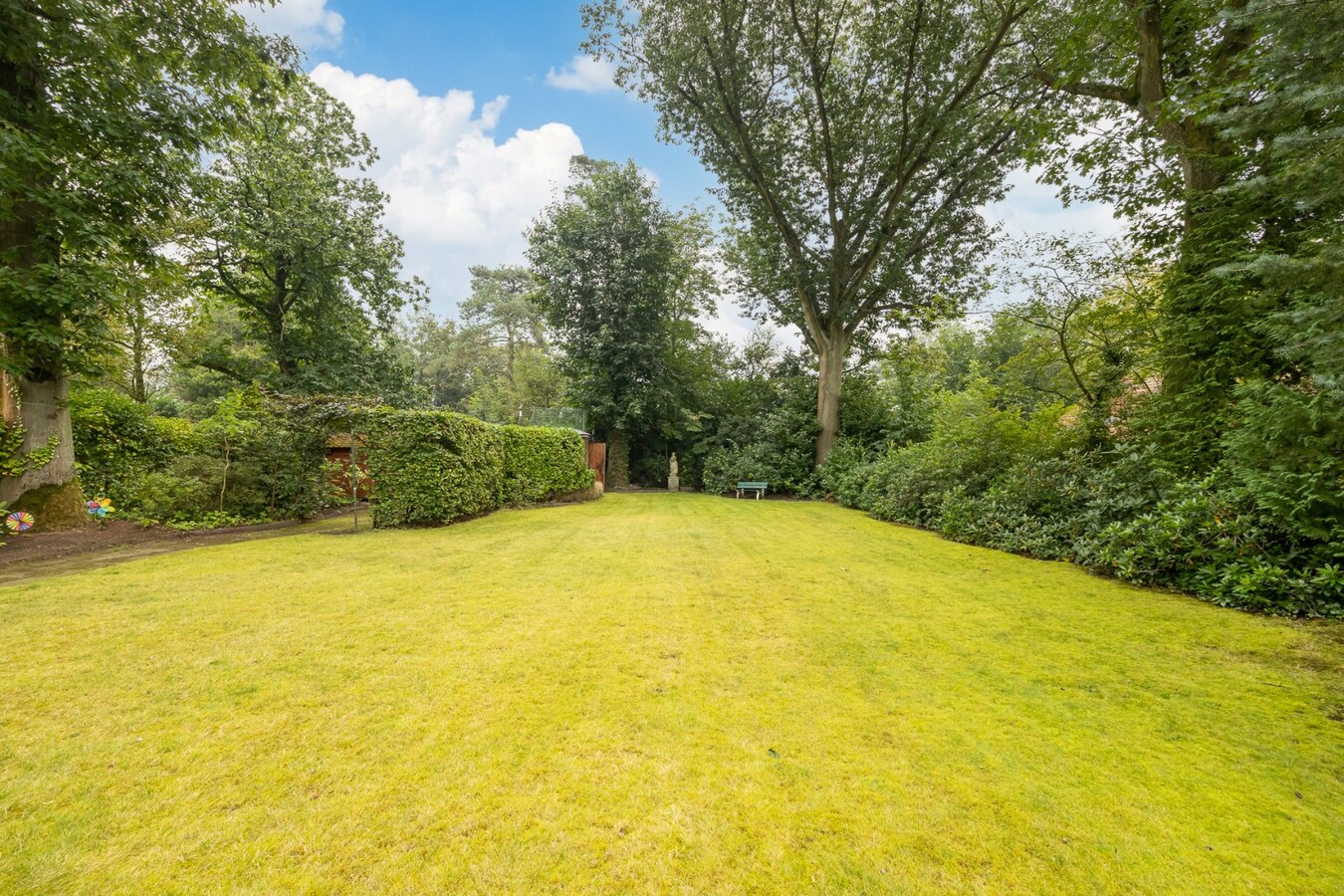 Karaktervolle villa op een perceel van  1.779 m² te Schilde op wandelafstand van het centrum 