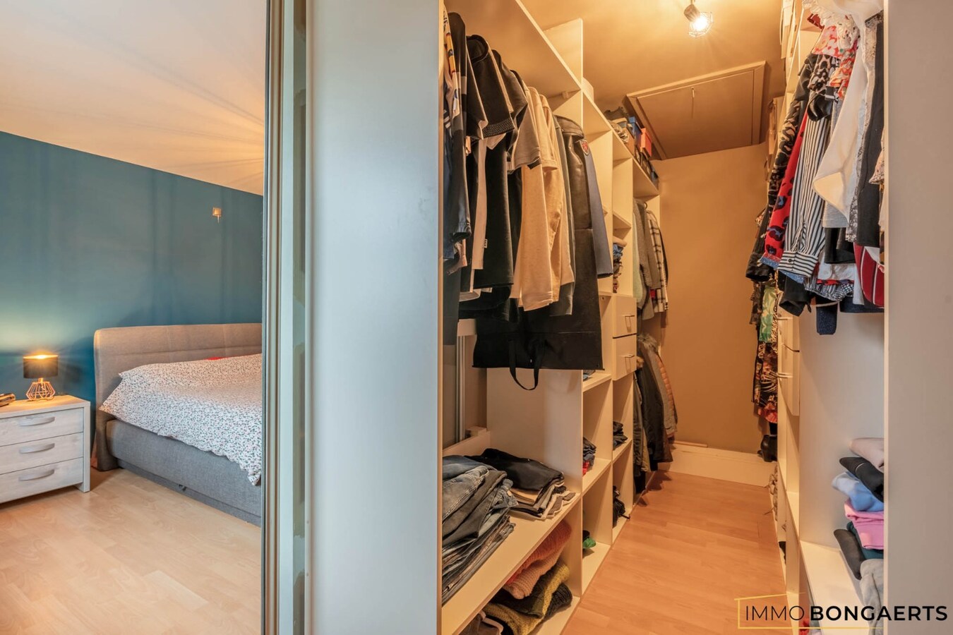 Ruime instapklare woning in het centrum van Neeroeteren met tuin, garage en 3 slaapkamers. 