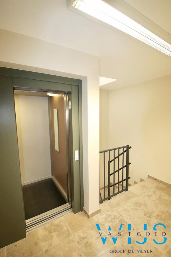 Charmant instapklaar tweeslaapkamer appartement in centrum Ertvelde! 