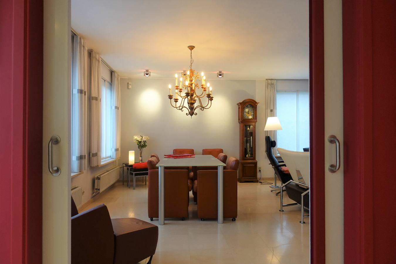 Perfect onderhouden villa op 2.155m² met dubbele garage 