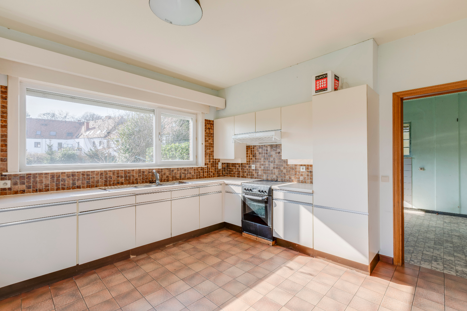 VERKOCHT ! Ruime villa (250m²) op mooi stuk grond (912m²) 