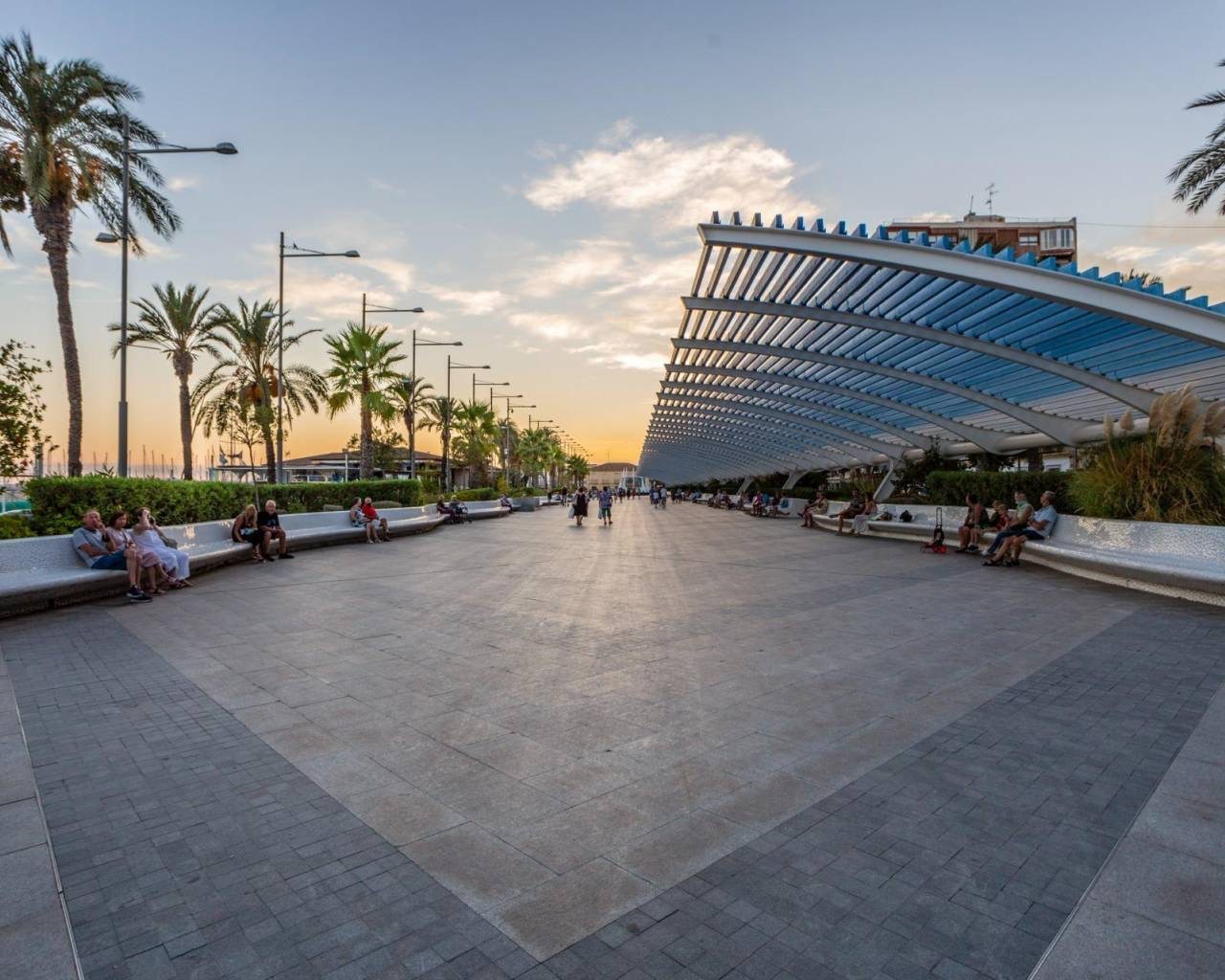 Eindelijk: uw droomappartement pal aan het strand van Torrevieja 