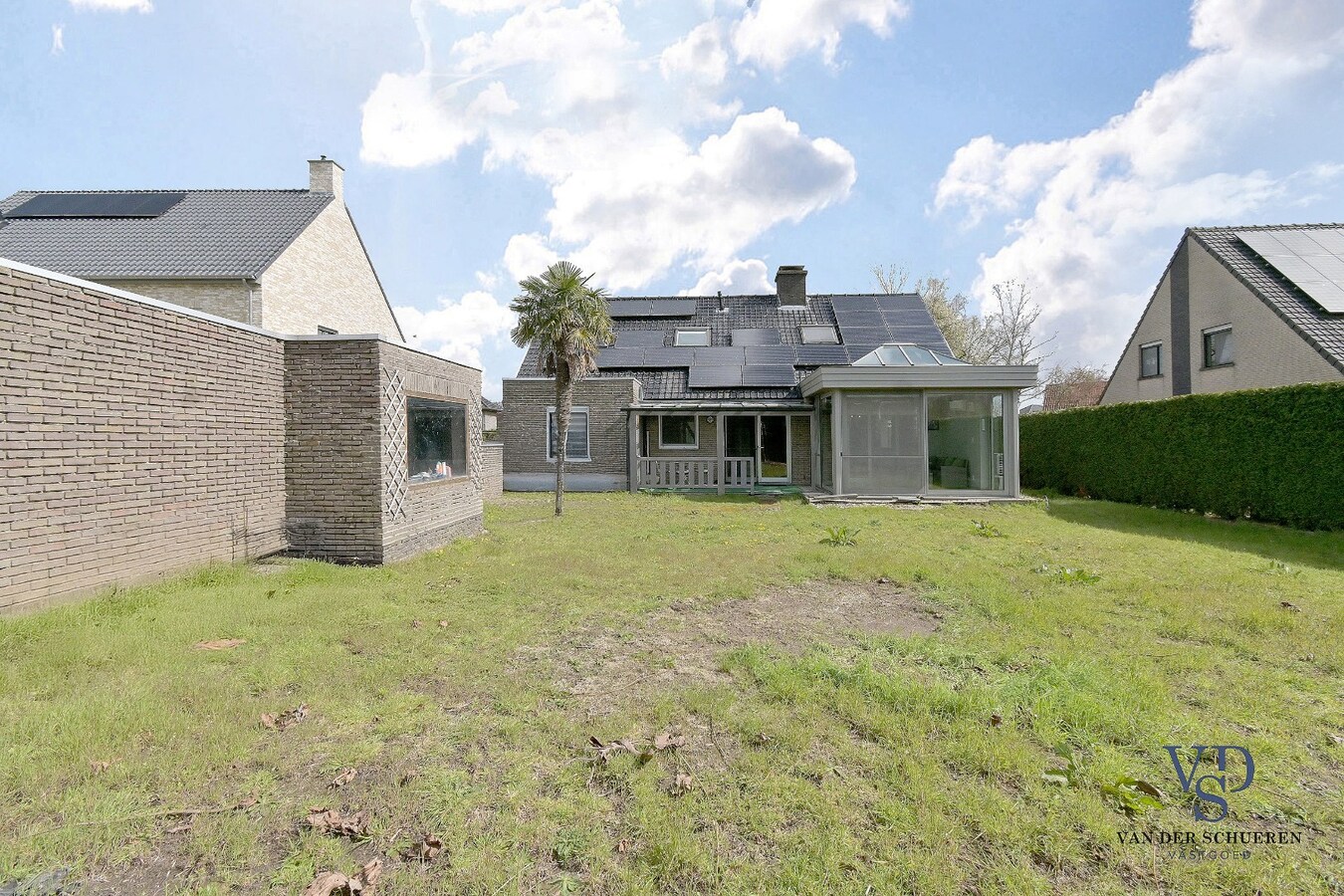 Tijdloze villa in residentiële wijk te Nazareth. 