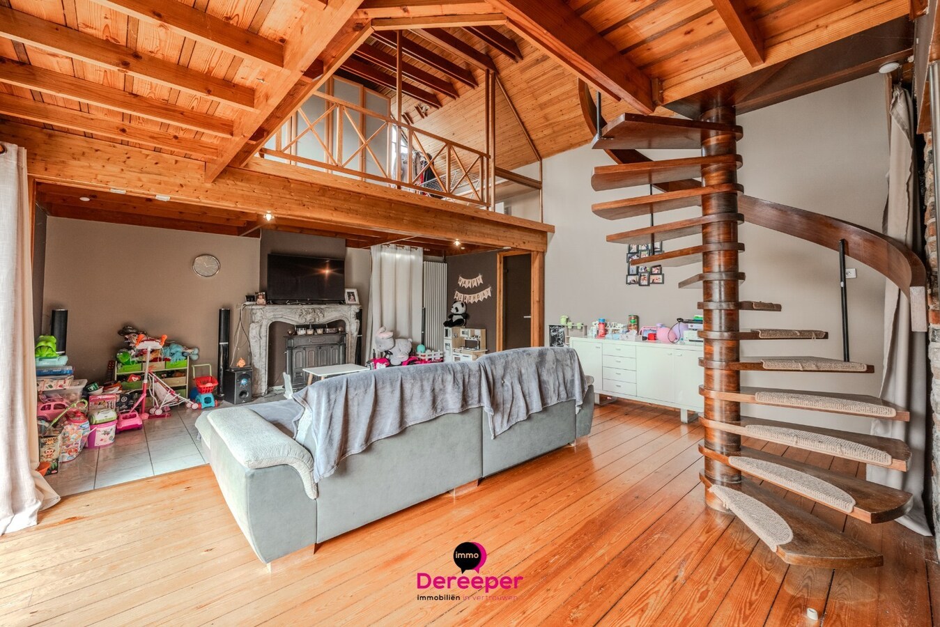 Interessant renovatieproject met twee woningen op 955 m² in Gistel 