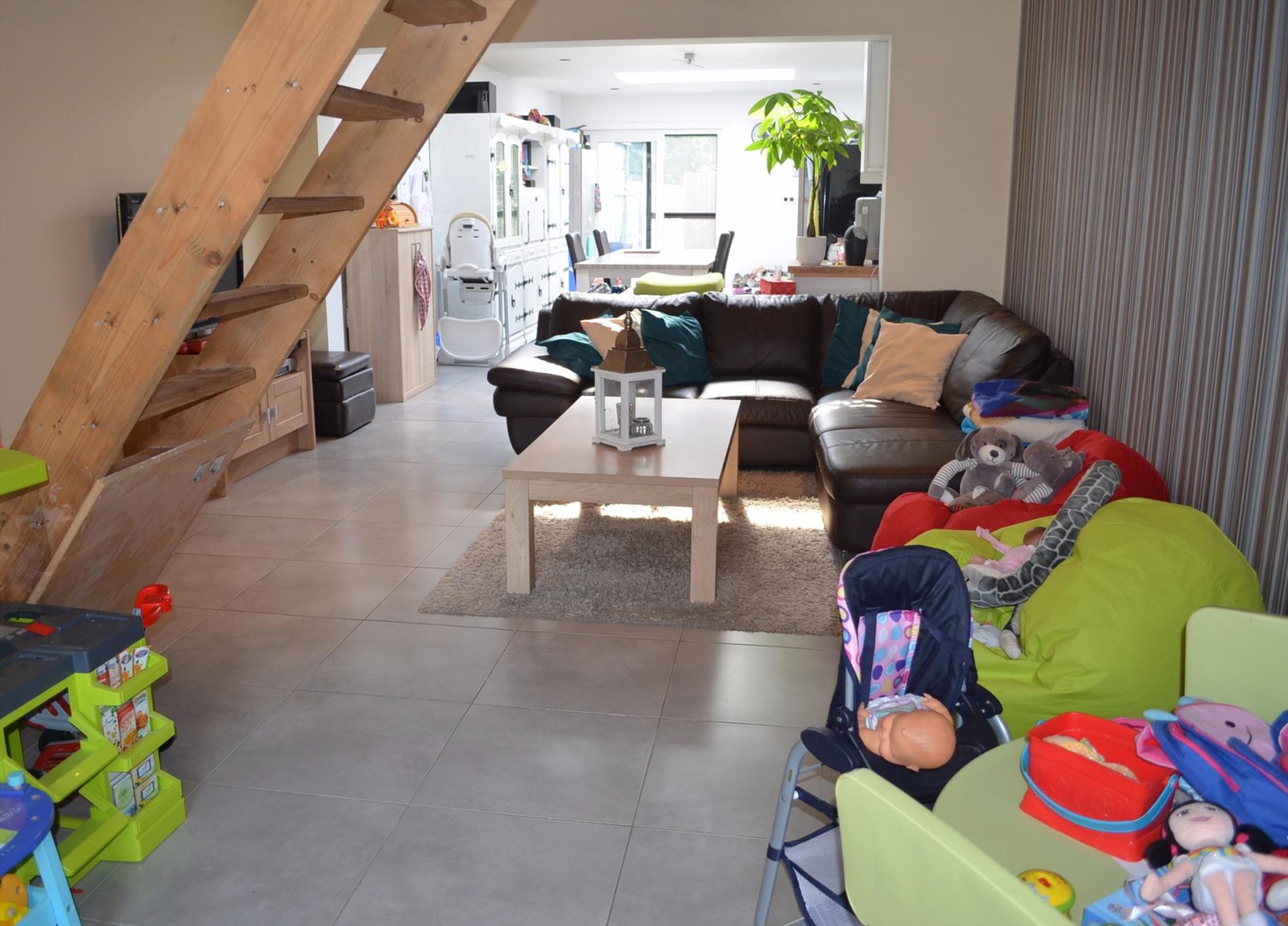 Gerenoveerde gezinswoning met 4 slpks en tuin te centrum Eeklo 