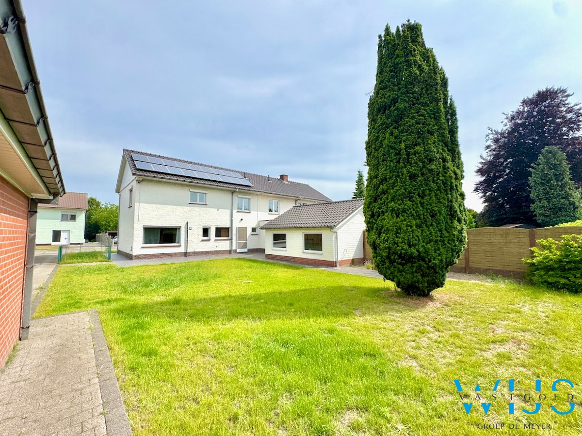 Ideale gezinswoning met 4 slaapkamers te Zelzate ! 