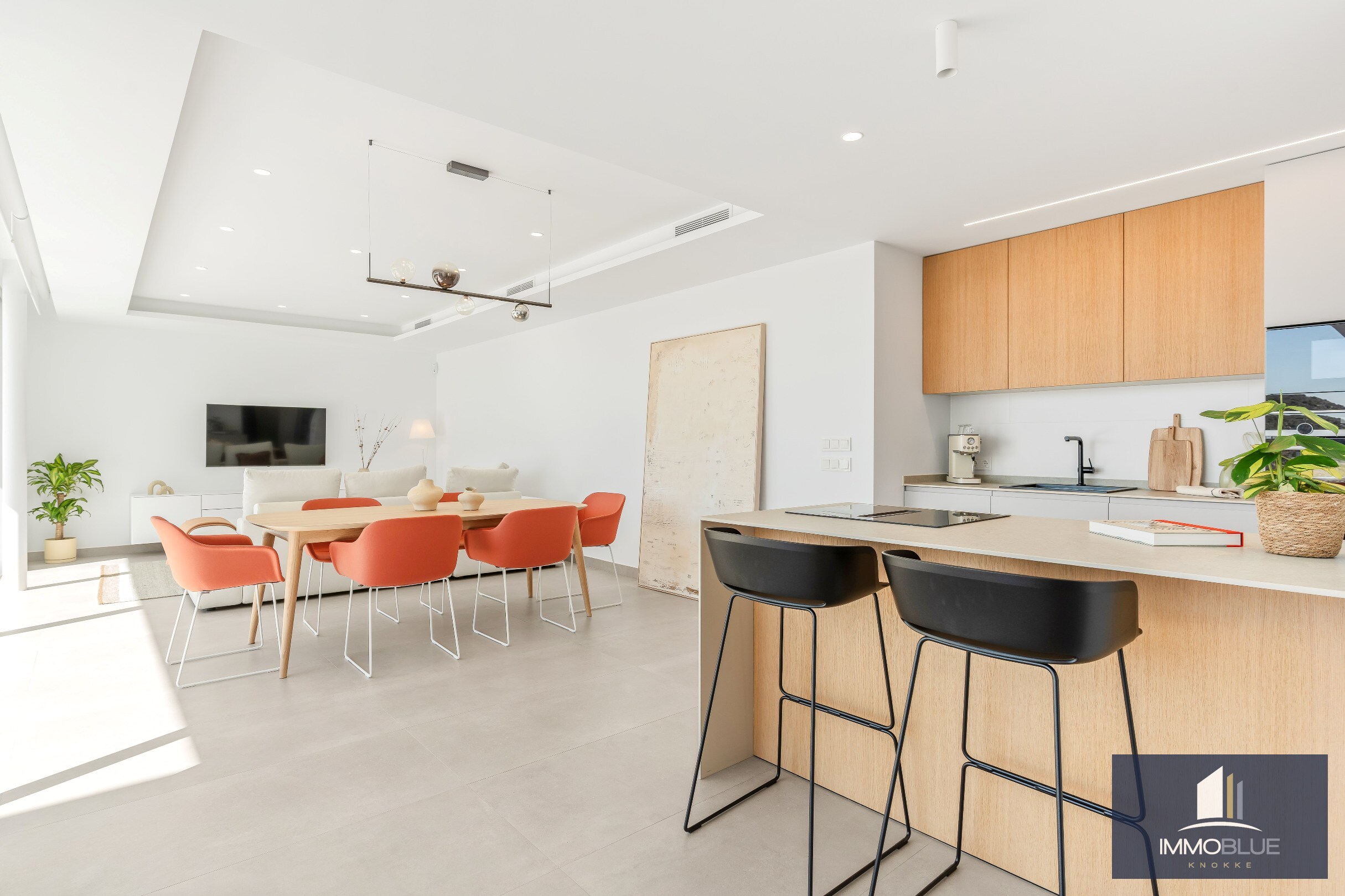 Open en praktisch wonen in mediterrane omgeving. 