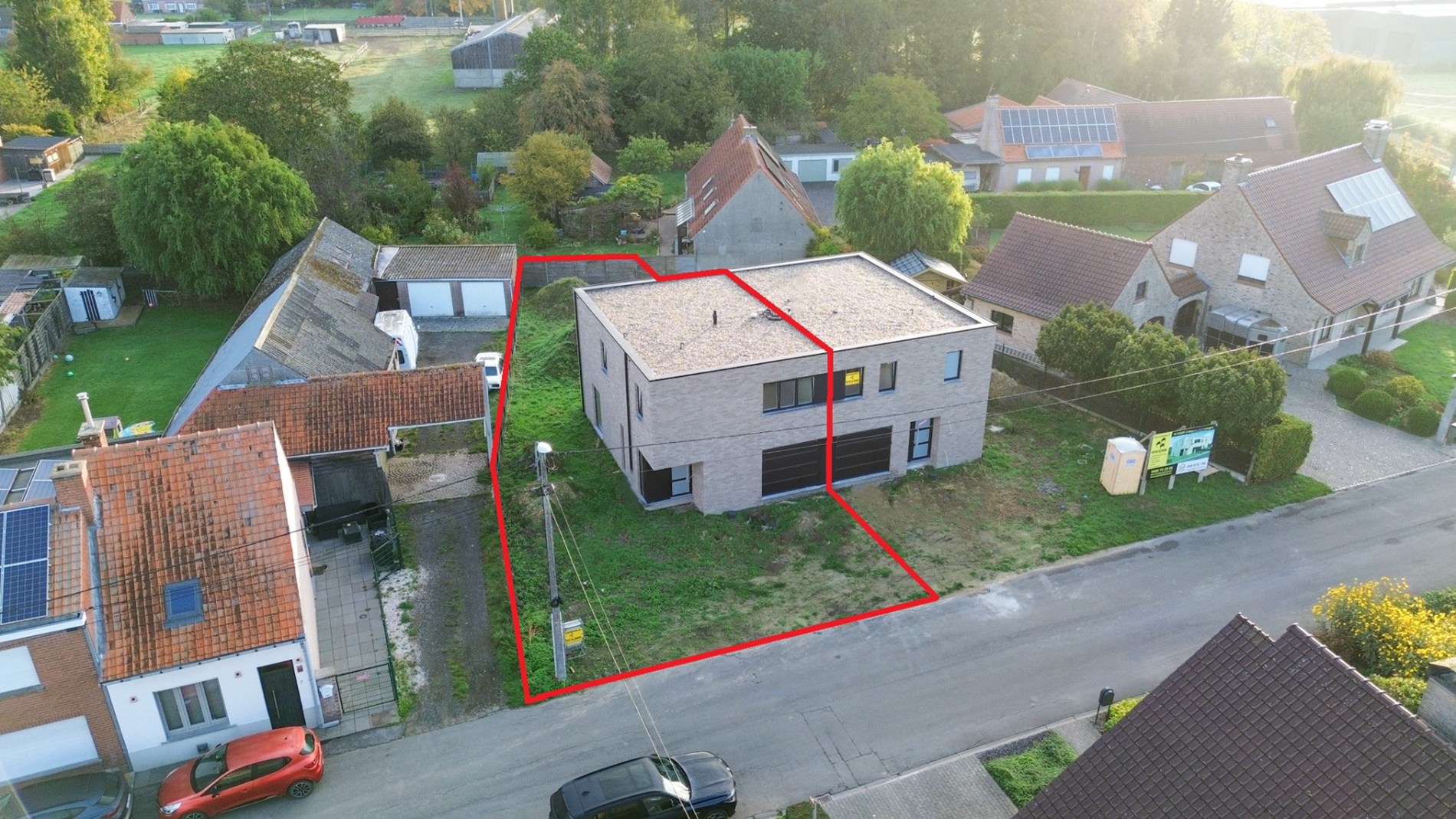 Rustig gelegen energiezuinige nieuwbouwwoning met 4 slpk, op ruim perceel, Torhout. 