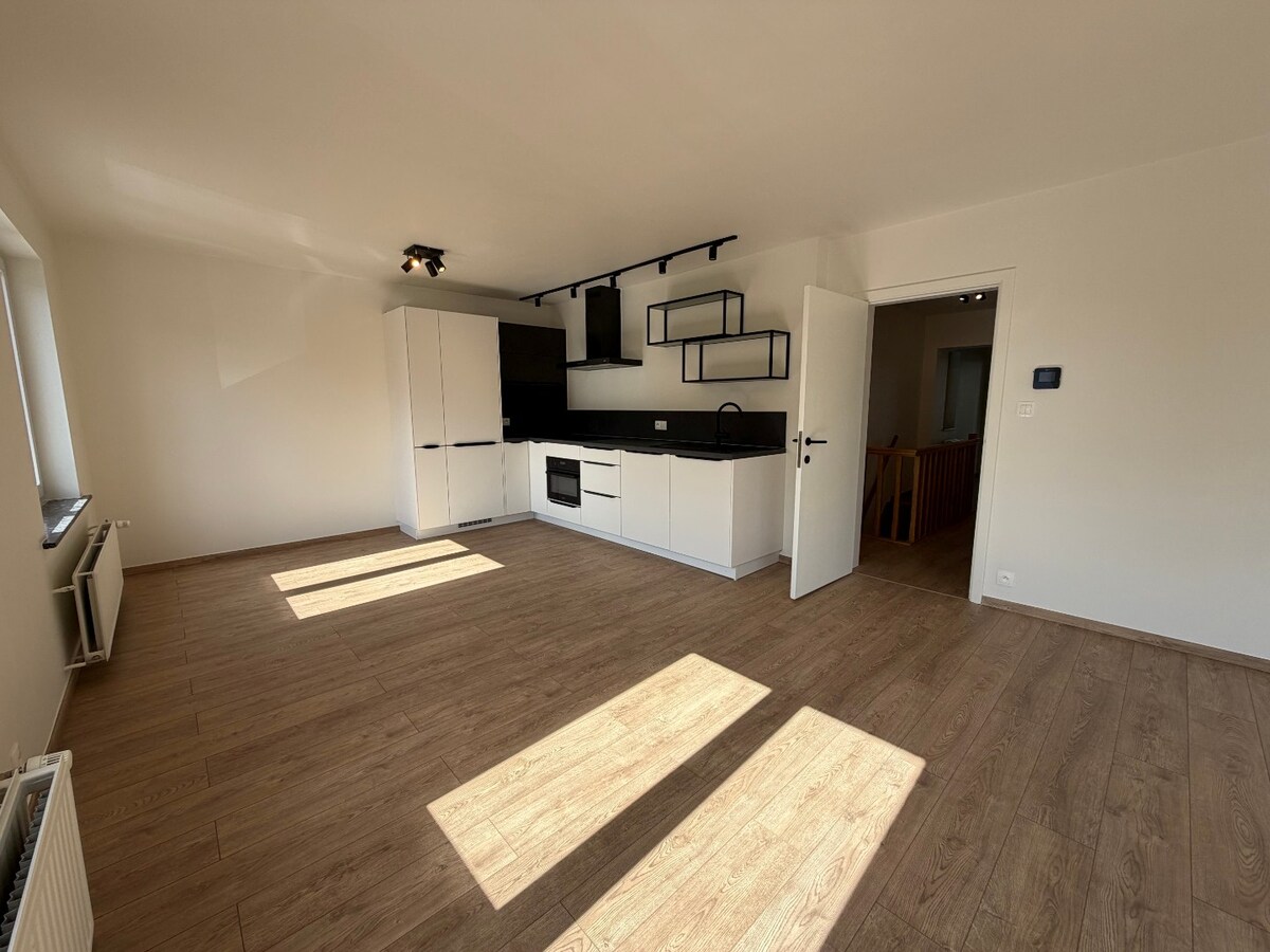 Ruim 3-slpk-appartement mét terras te Gavere-Asper 