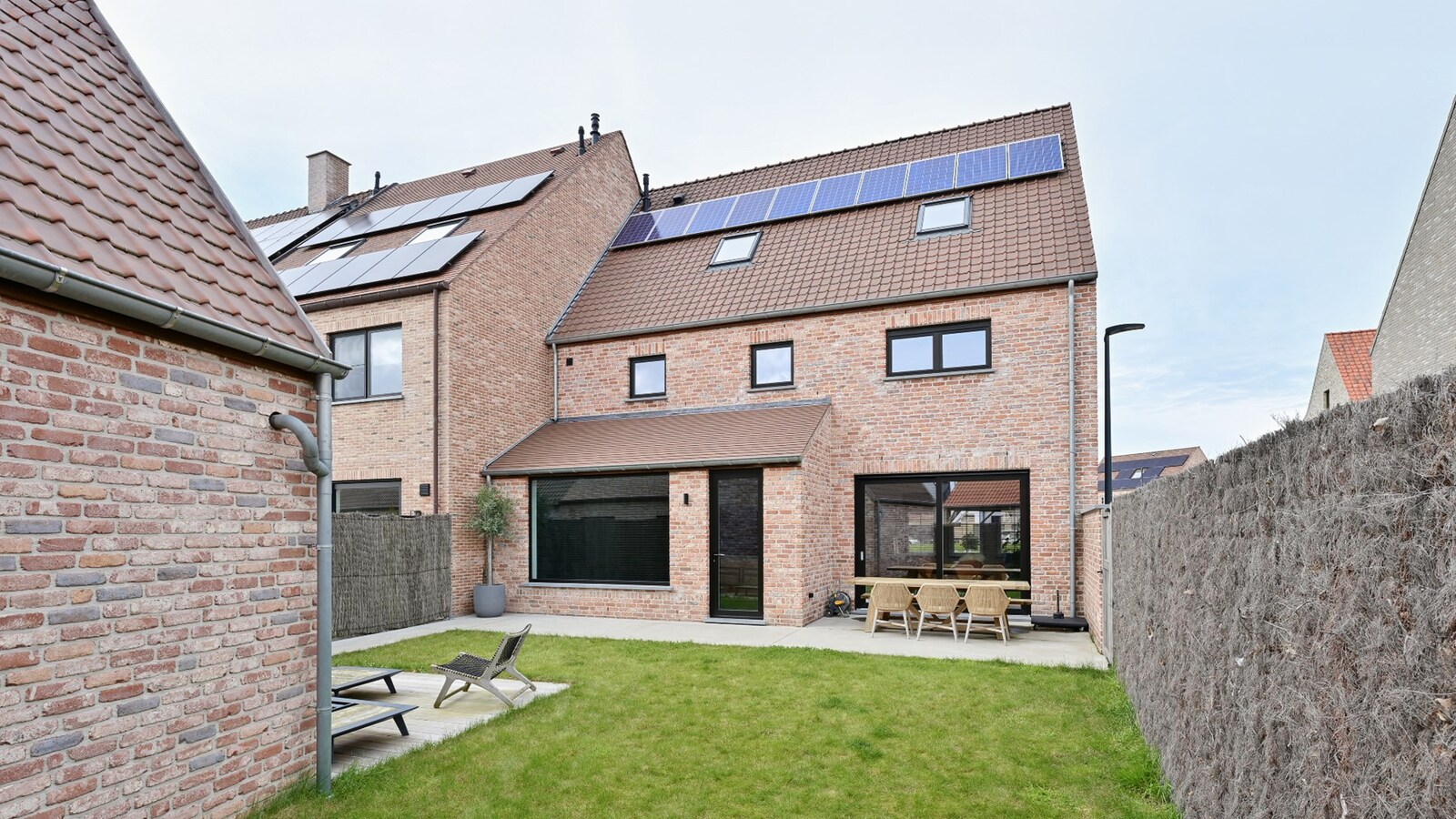 Recent gebouwde en ruime gezinswoning in een kindvriendelijke wijk 