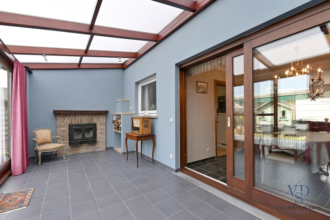 Degelijke, ruime eigendom in rustige residentiële wijk 