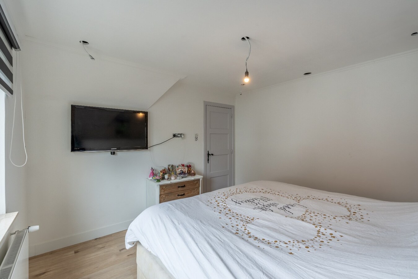 Ruime gerenoveerde woning met tuin en 3 slaapkamers in Dilsen-Stokkem. 