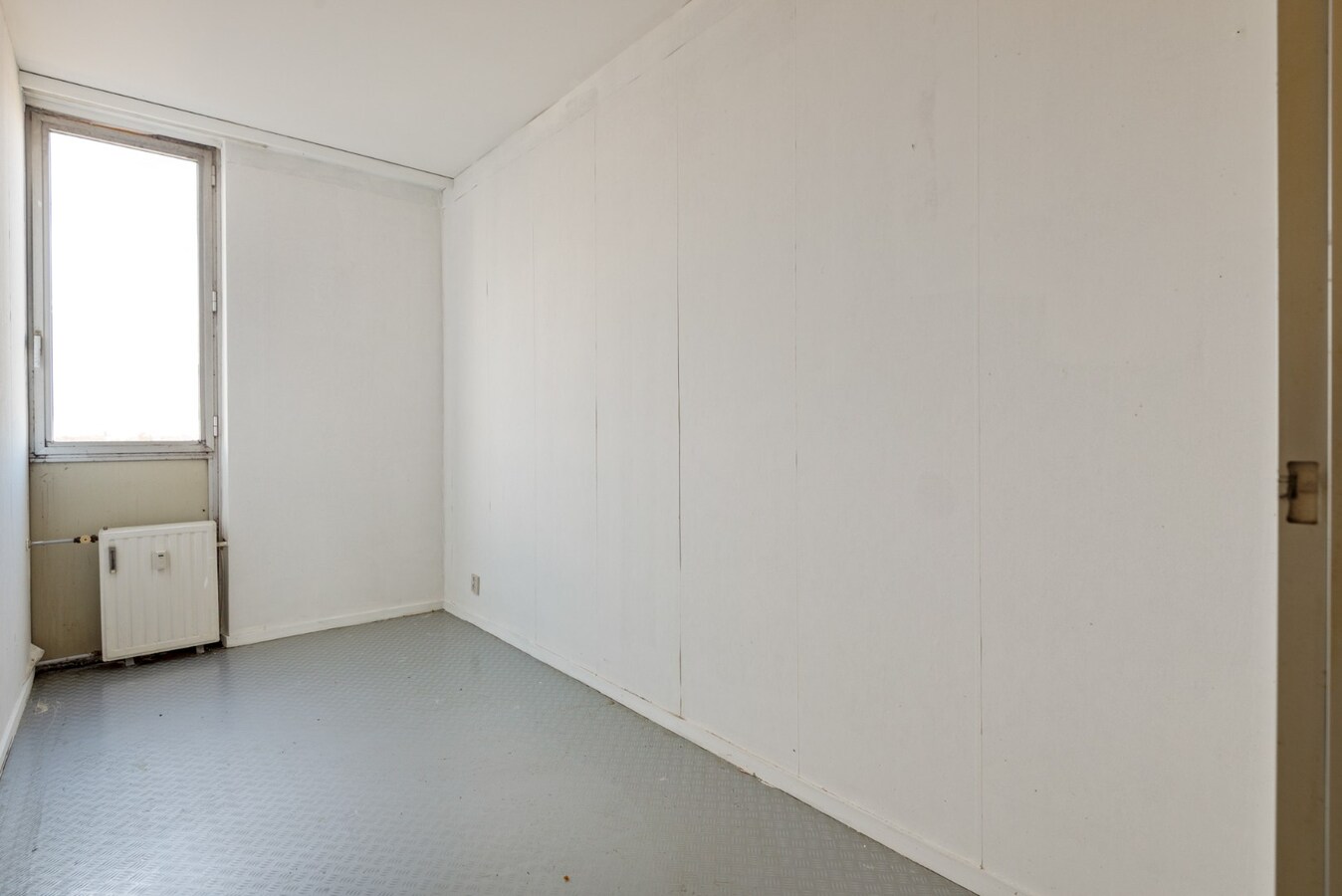 Te renoveren appt. met 2 slpk en terras te hartje Hoboken! 