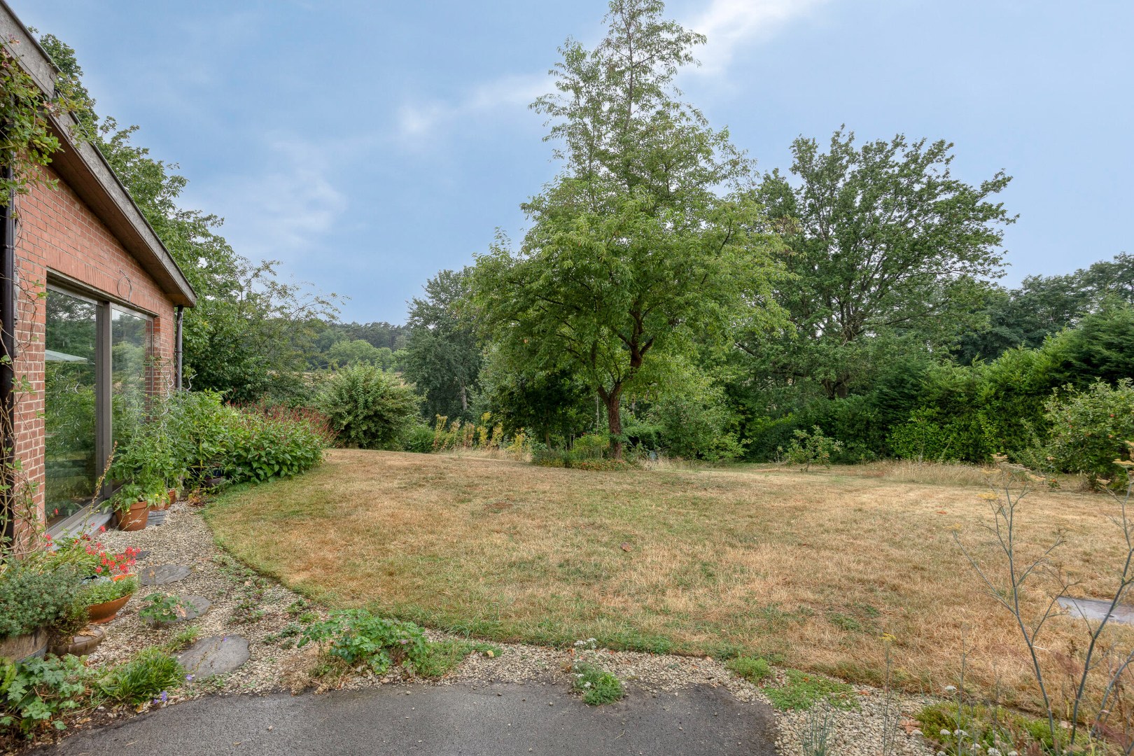 WONING met 4 kamers + bureau + garage 1640 SINT-GENESIUS-RODE 