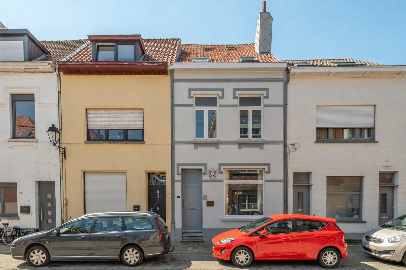 Karaktervolle herenwoning in Belle-Epoquestijl vlakbij zee en strand te Heist. 