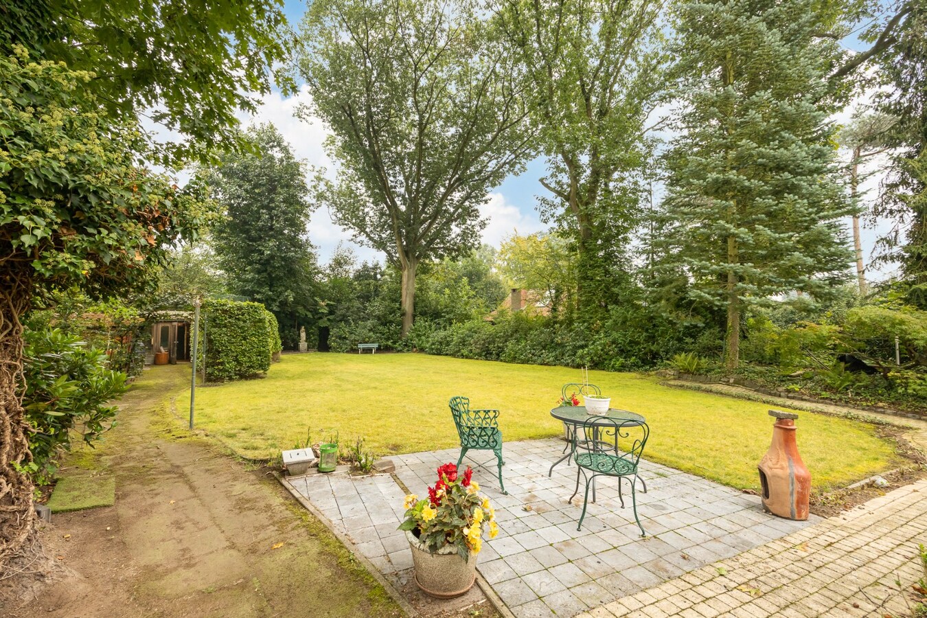 Karaktervolle villa op een perceel van  1.779 m² te Schilde op wandelafstand van het centrum 