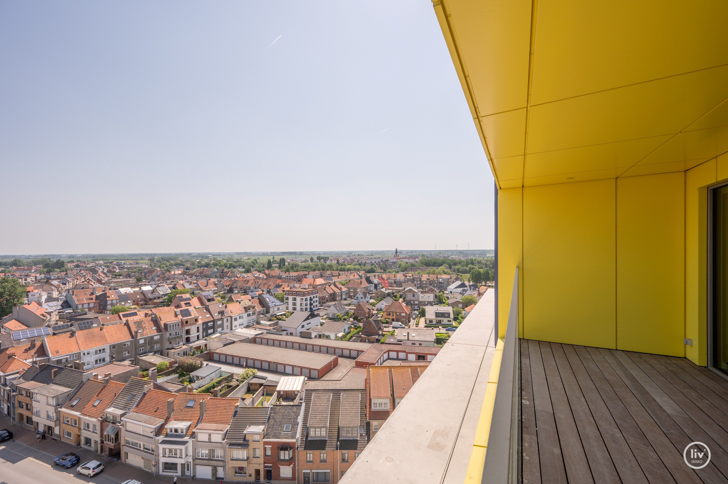 Centraal gelegen 2-kamer appartement te Res. Hoost met ruim terras genietend van zijdelings zeezicht! 