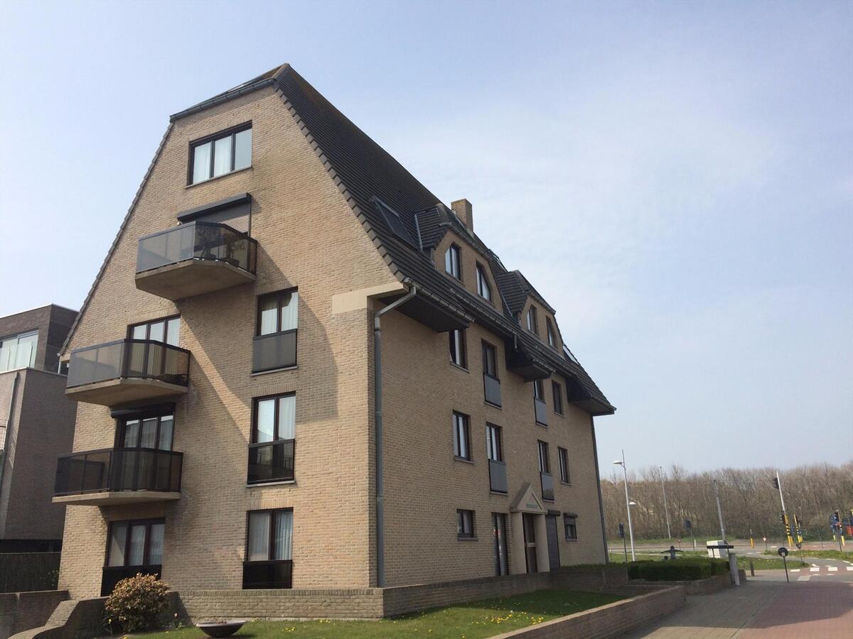 LUXUEUS GELIJKVLOERS APPARTEMENT OP TOPLIGGING MET MAGNIFIEK ZONNETERRAS/TUIN 