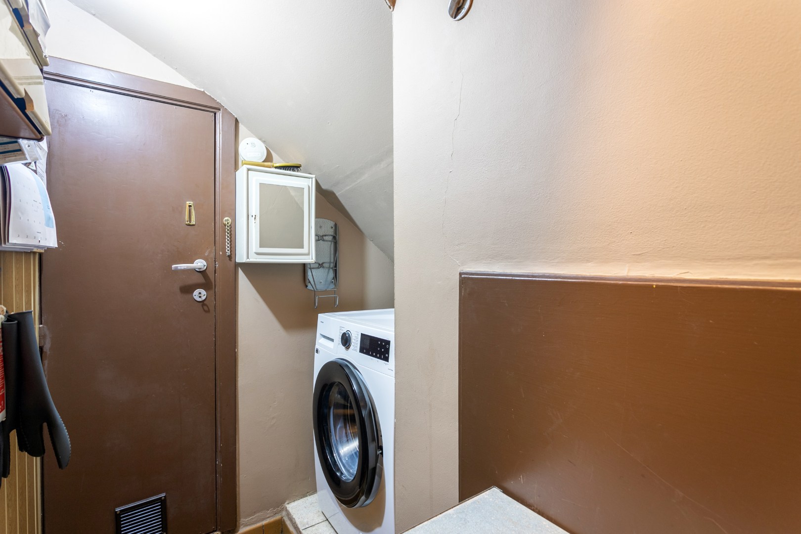 Solide 3-gevel woning met 3 slaapkamers, tuin en garage nabij centrum Halle 