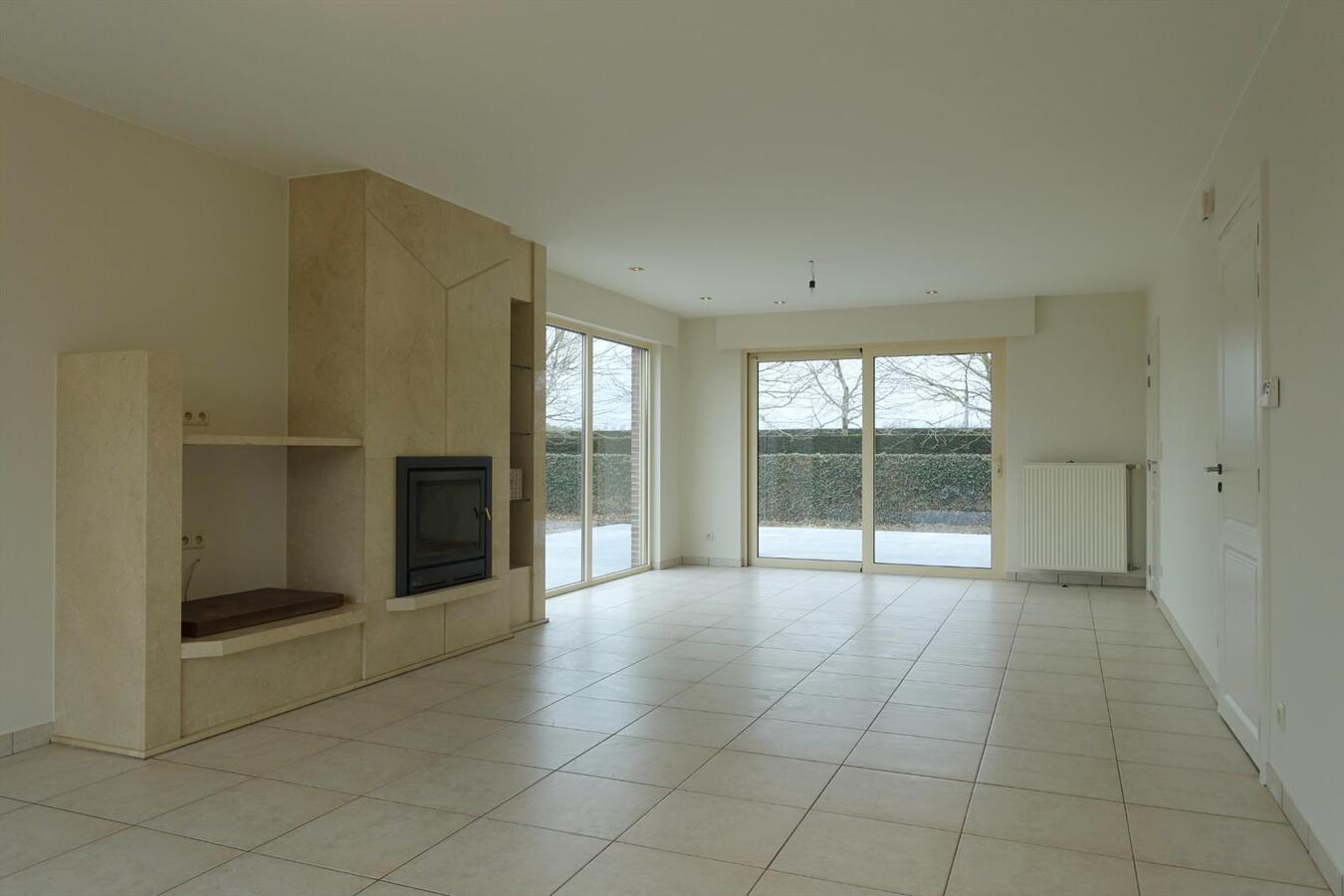 Zeer ruime villa gelegen te Bekegem 