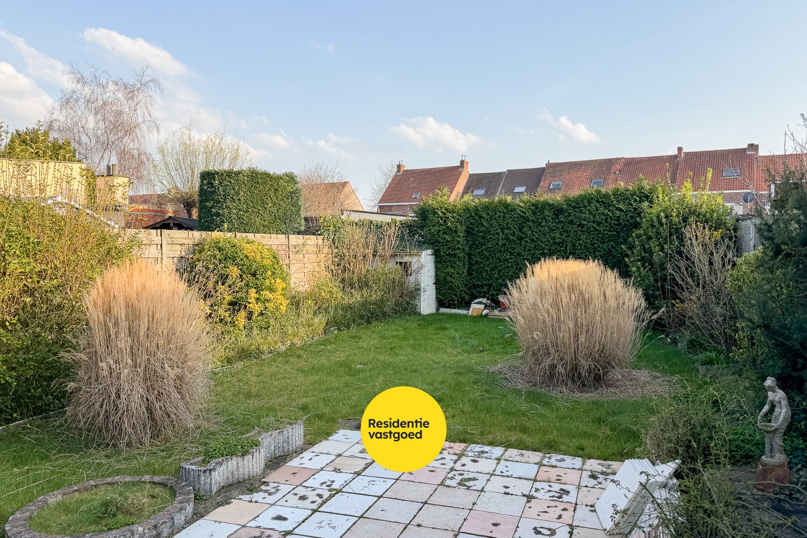 Ruime woning met zuidgerichte tuin te Sint-Michiels 