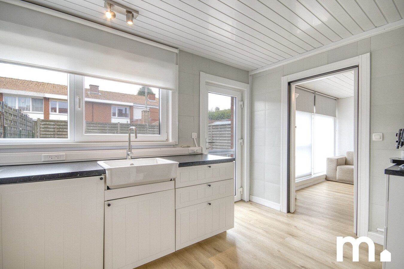 Instapklare gezinswoning met 4 ruime slaapkamers en aangelegde tuin 