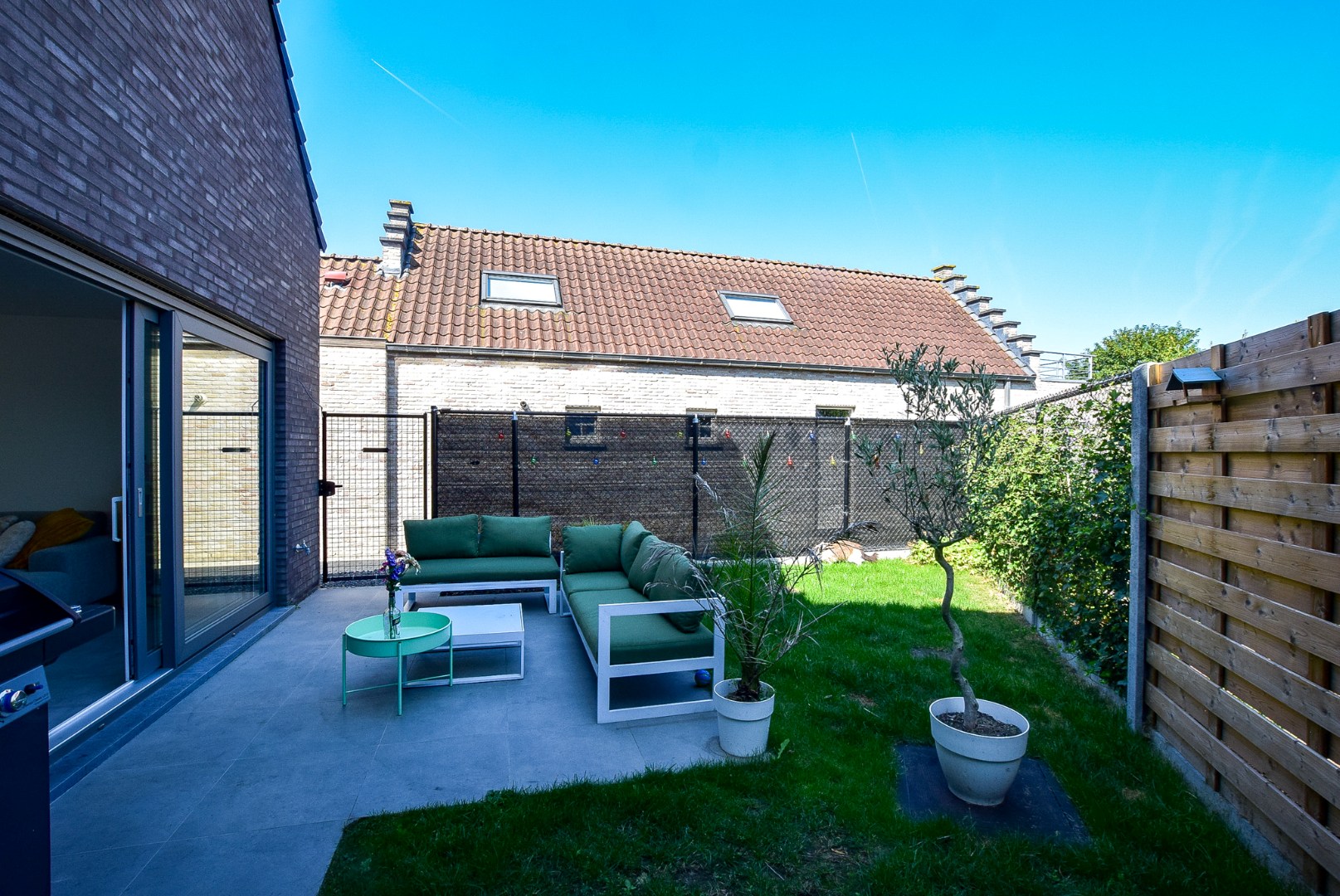 Prachtig afgewerkte zeer lichtrijke nieuwbouwwoning te Ramskapelle (Nieuwpoort). 