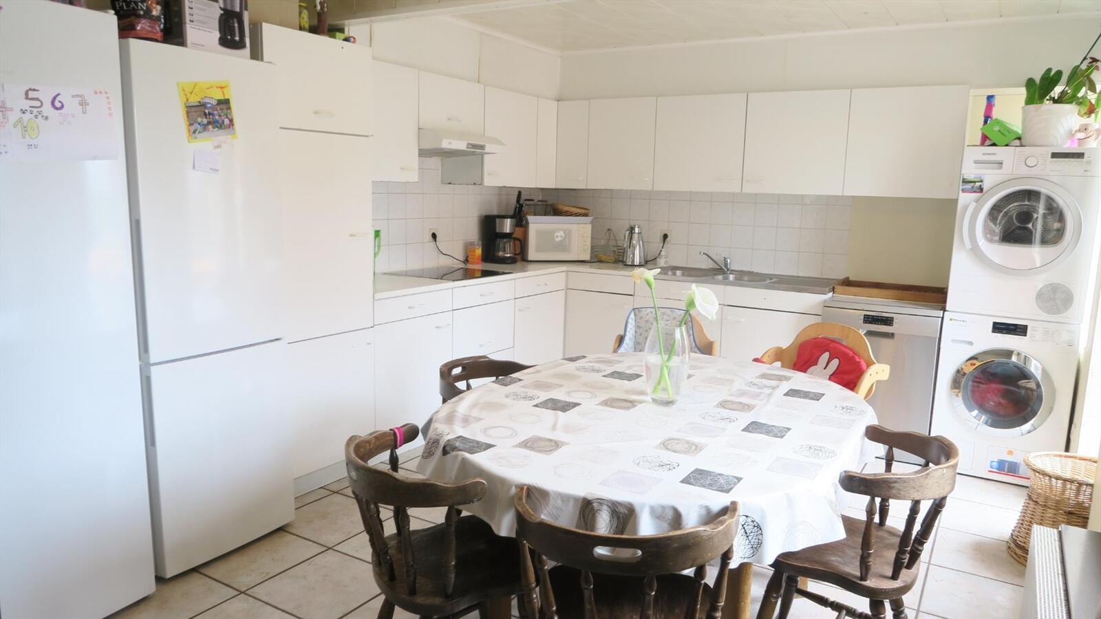 Degelijke goed, onderhouden woning op ruim perceel grond 