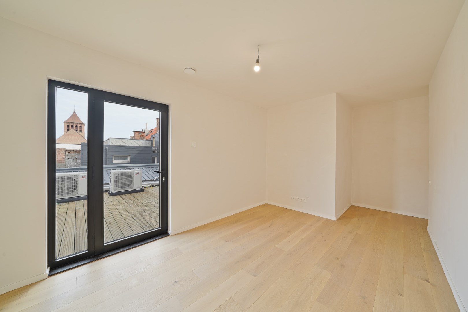 Nieuwbouwproject te Bredene bestaande uit 5 appartementen en 5 autotaanplaatsen. 