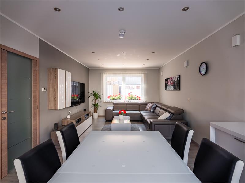 Ruime, subliem gerenoveerde woning in hartje Eeklo 