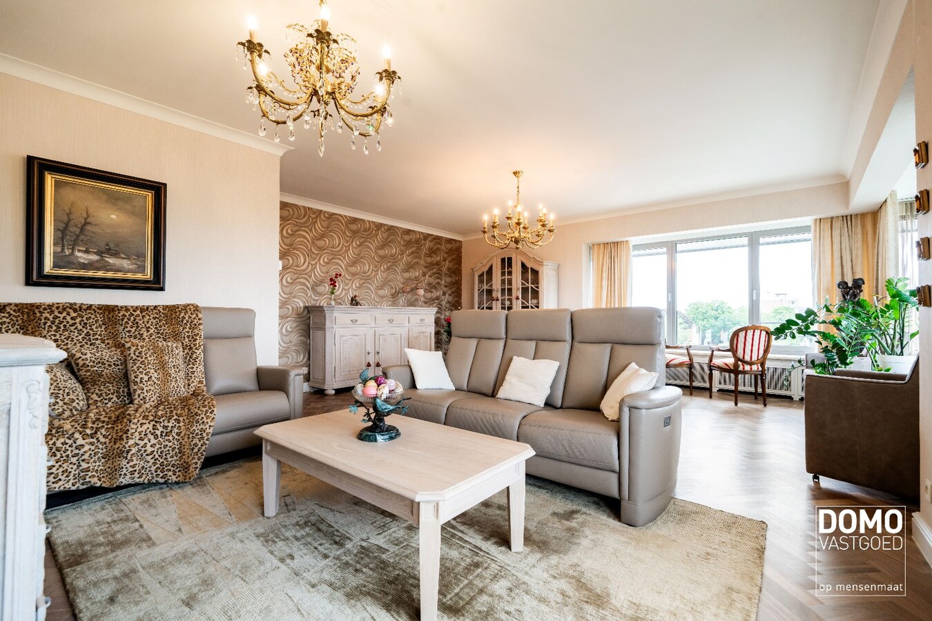 Stijlvol wonen in hartje Hasselt met een uniek uitzicht over het Kolonel Dusartplein 