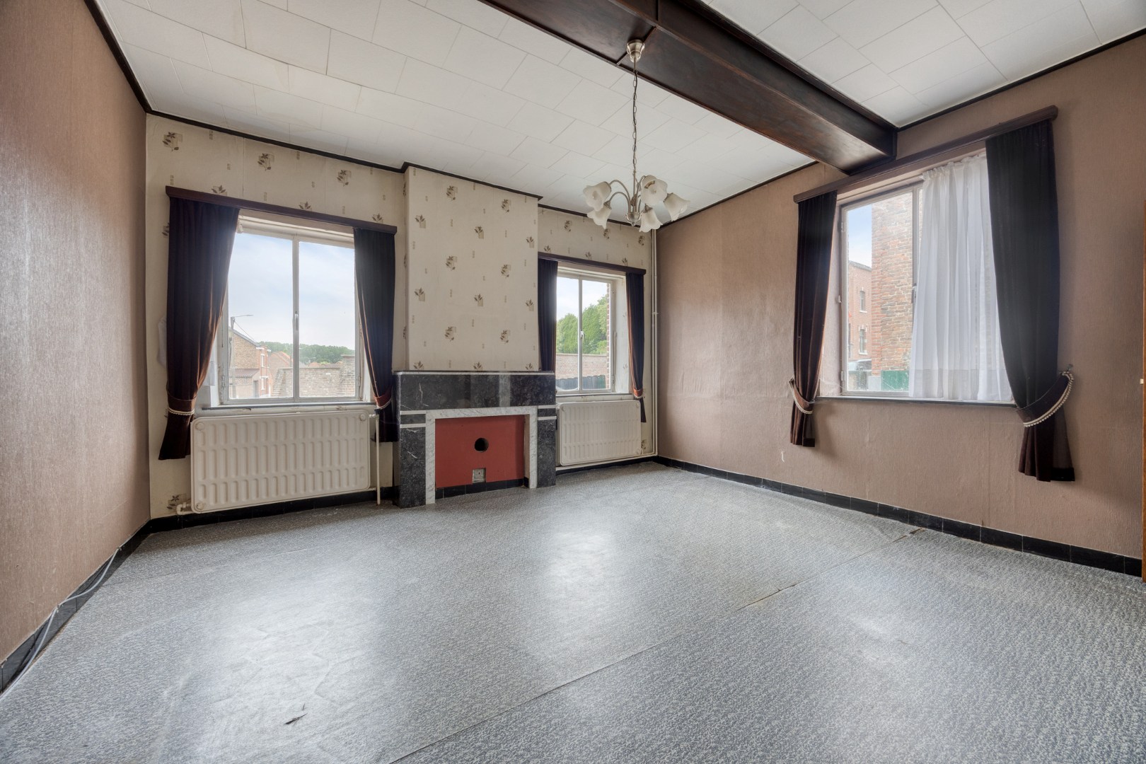 Woonkamer met schouw