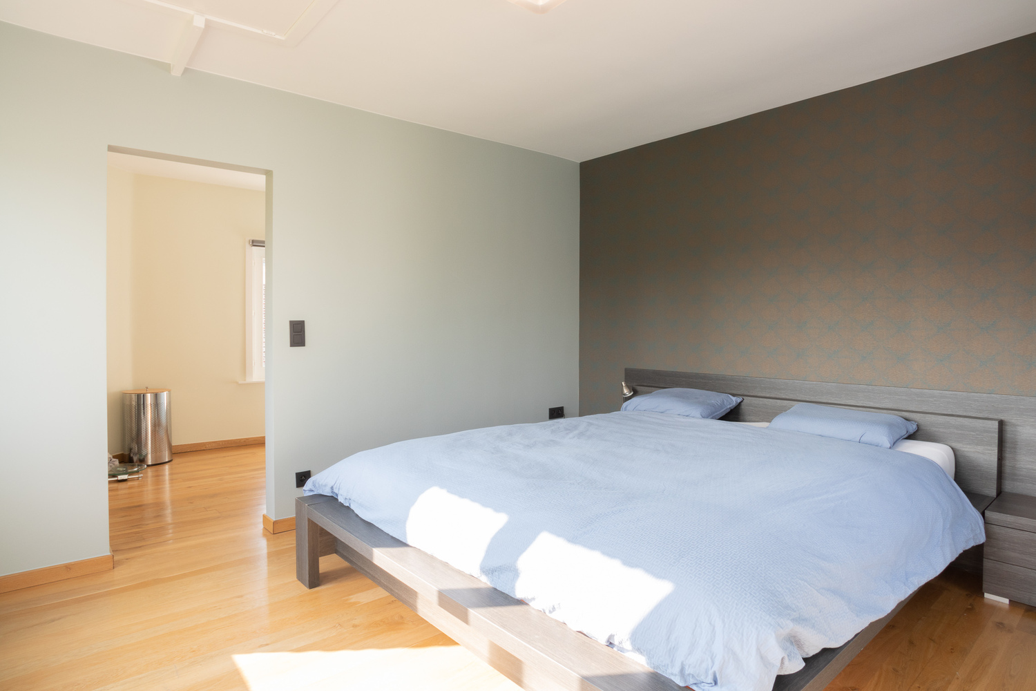 Subliem gelegen en knap gerenoveerd huis in het Sint-Annakwartier 