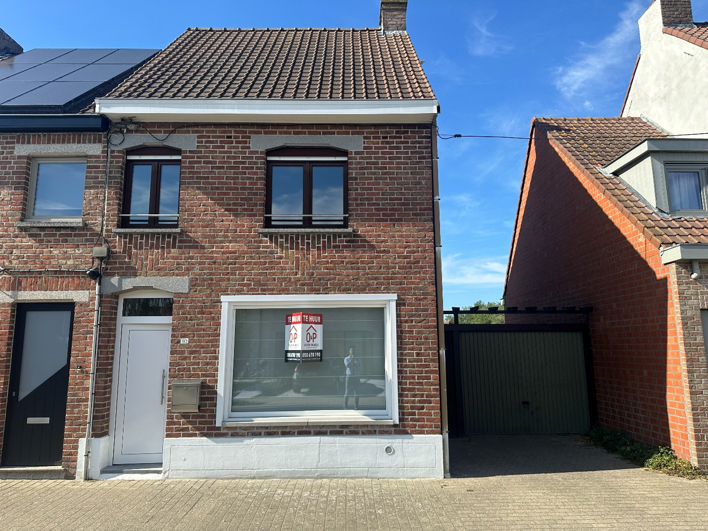 Instapklare woning met 2 slpk, garage en tuin, Aartrijke. 