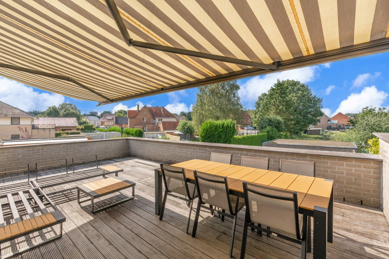 Luxe duplex appartement met 3 slaapkamers, bouwjaar 2008, 170m² bewoonbare oppervlakte. 
