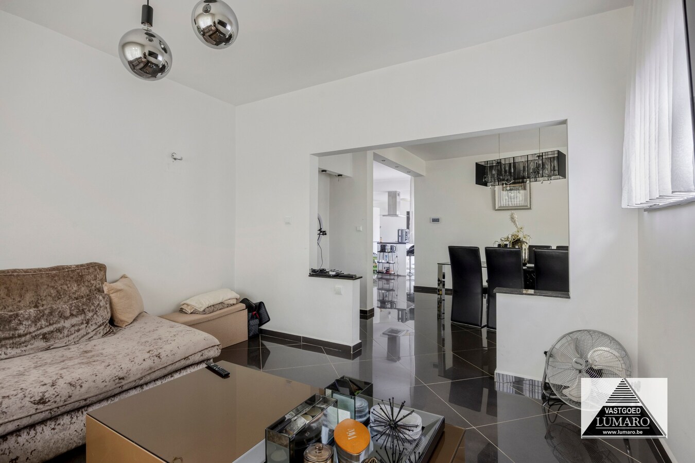 Half-open woning met karakter en grote leefruimtes 