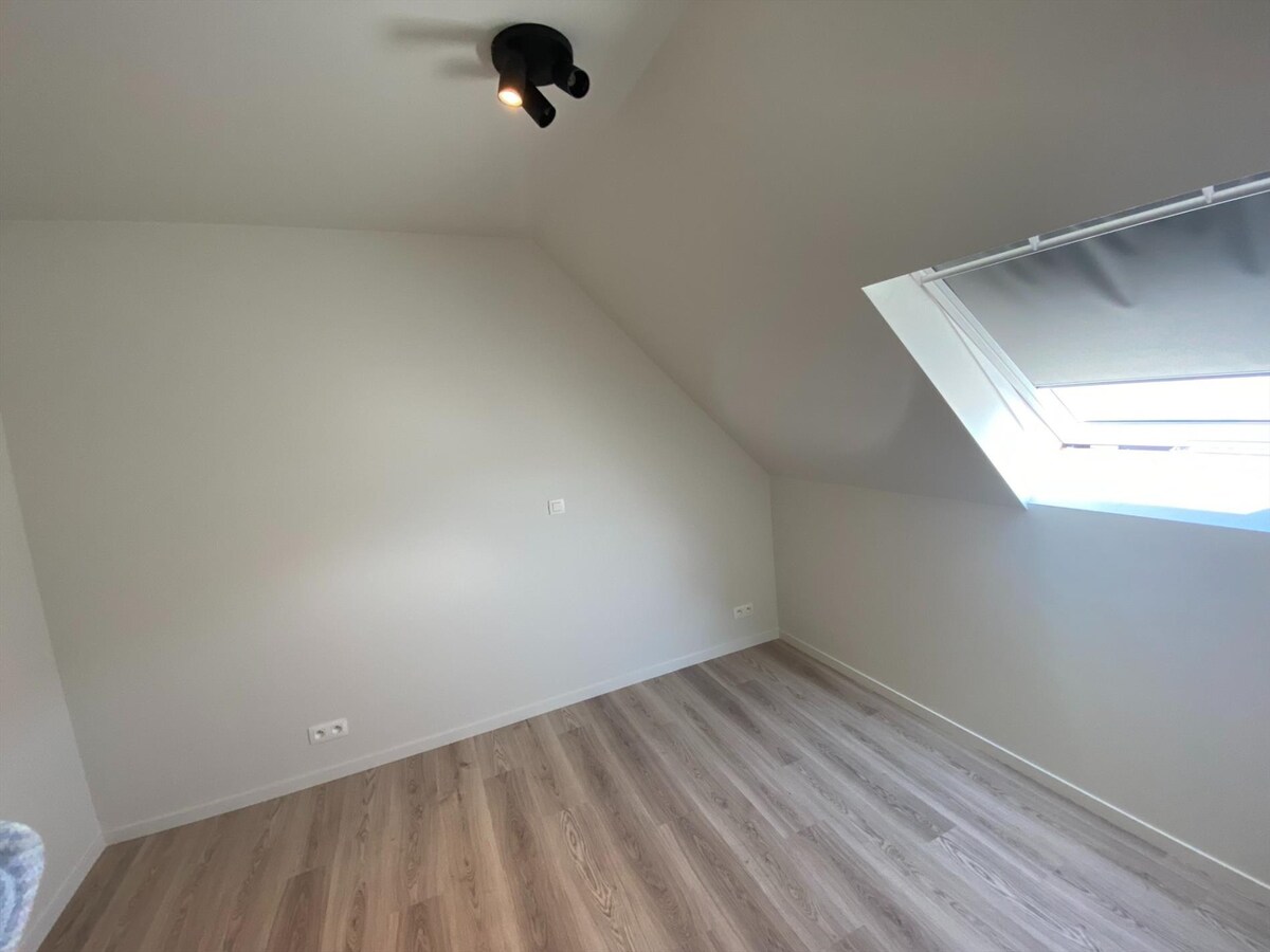 Uitstekend gelegen nieuwbouwwoning met garage 