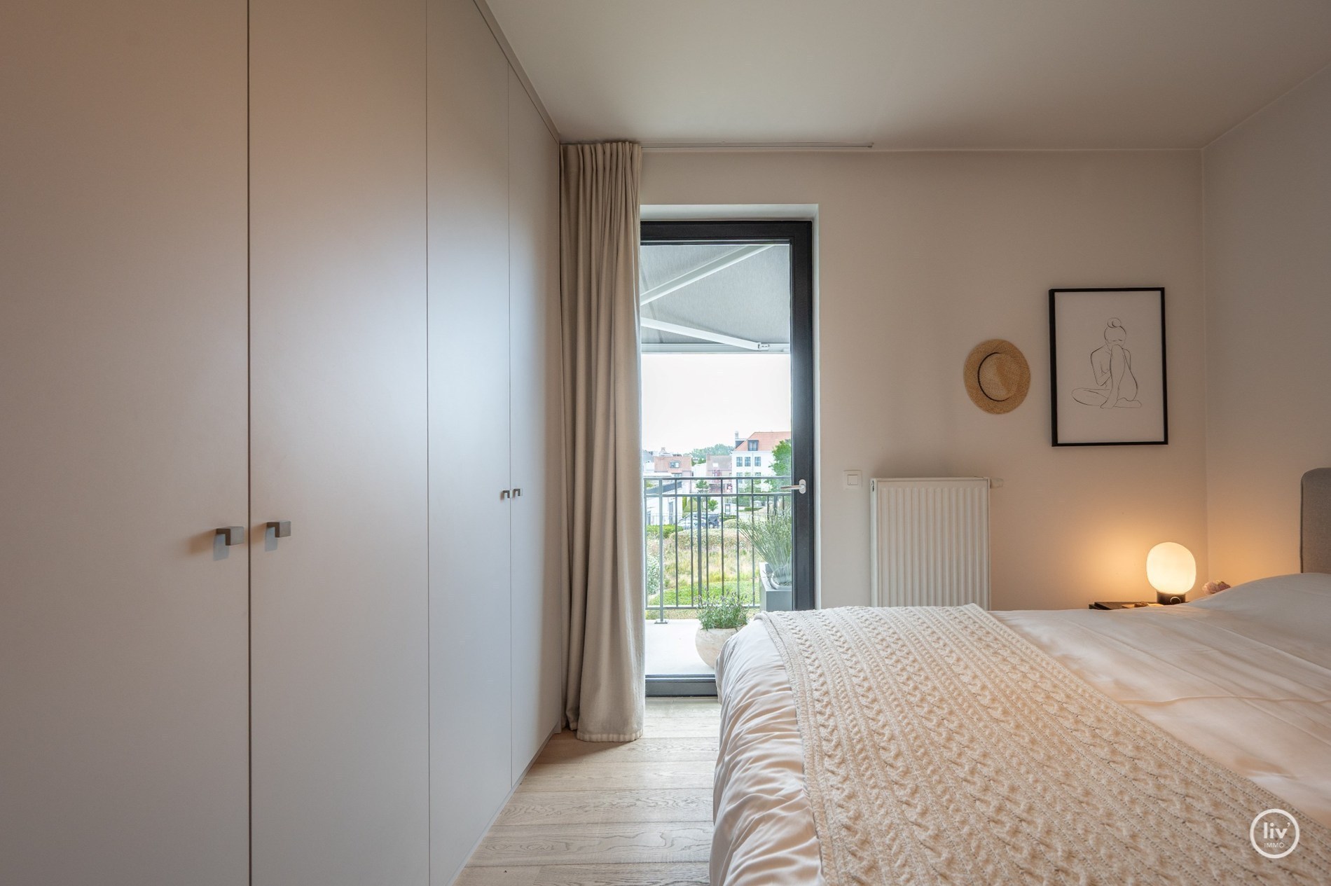 Appartement moderne avec 2 chambres à coucher complètes et de grandes terrasses orientées au sud situé à Duinenwater. 