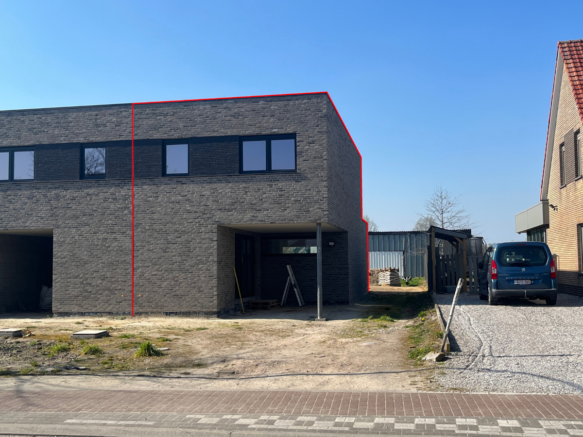 Moderne, hoogwaardige half open bebouwing te Eke ! 