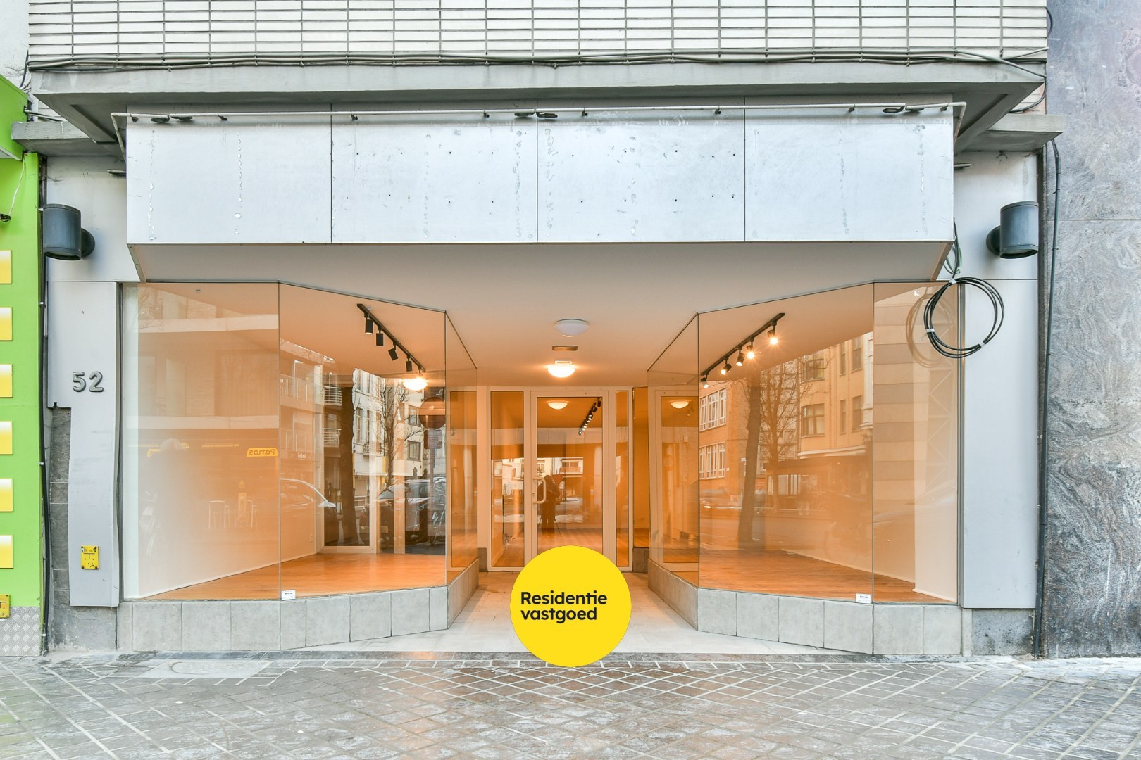 Gelijkvloerse handelsruimte op toplocatie te Oostende 