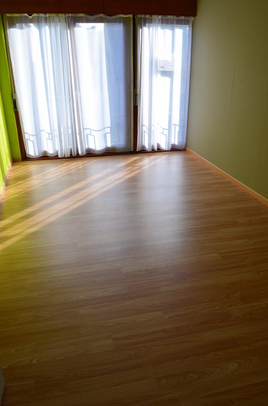 Woning (5 slpks) met handelsruimte en bijgebouw  te Sint-Laureins 