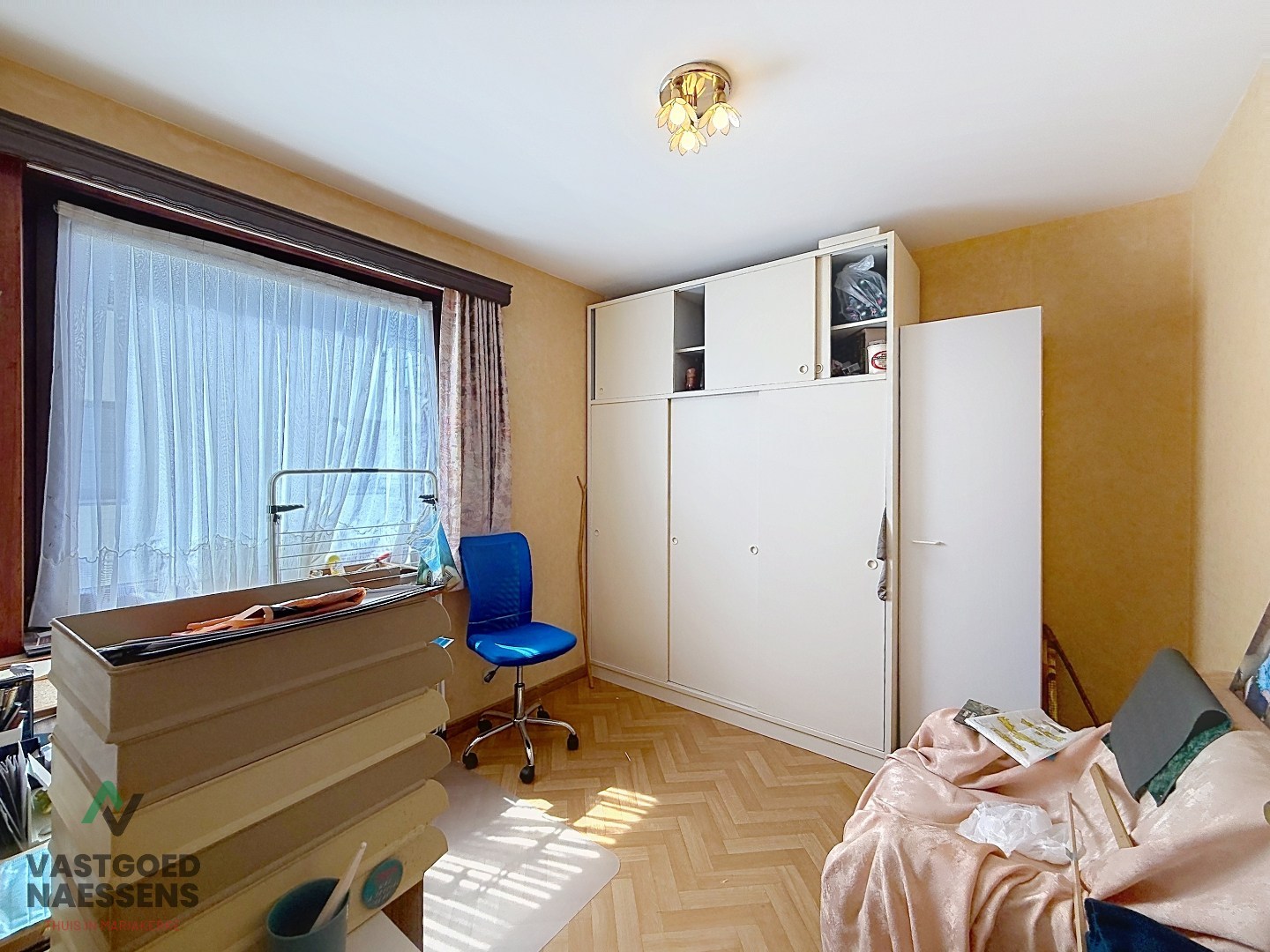APPARTEMENT À RÉNOVER DE 3 CHAMBRES - TERRASSE ENSOLEILLÉE - QUARTIER RÉSIDENTIEL CALME 