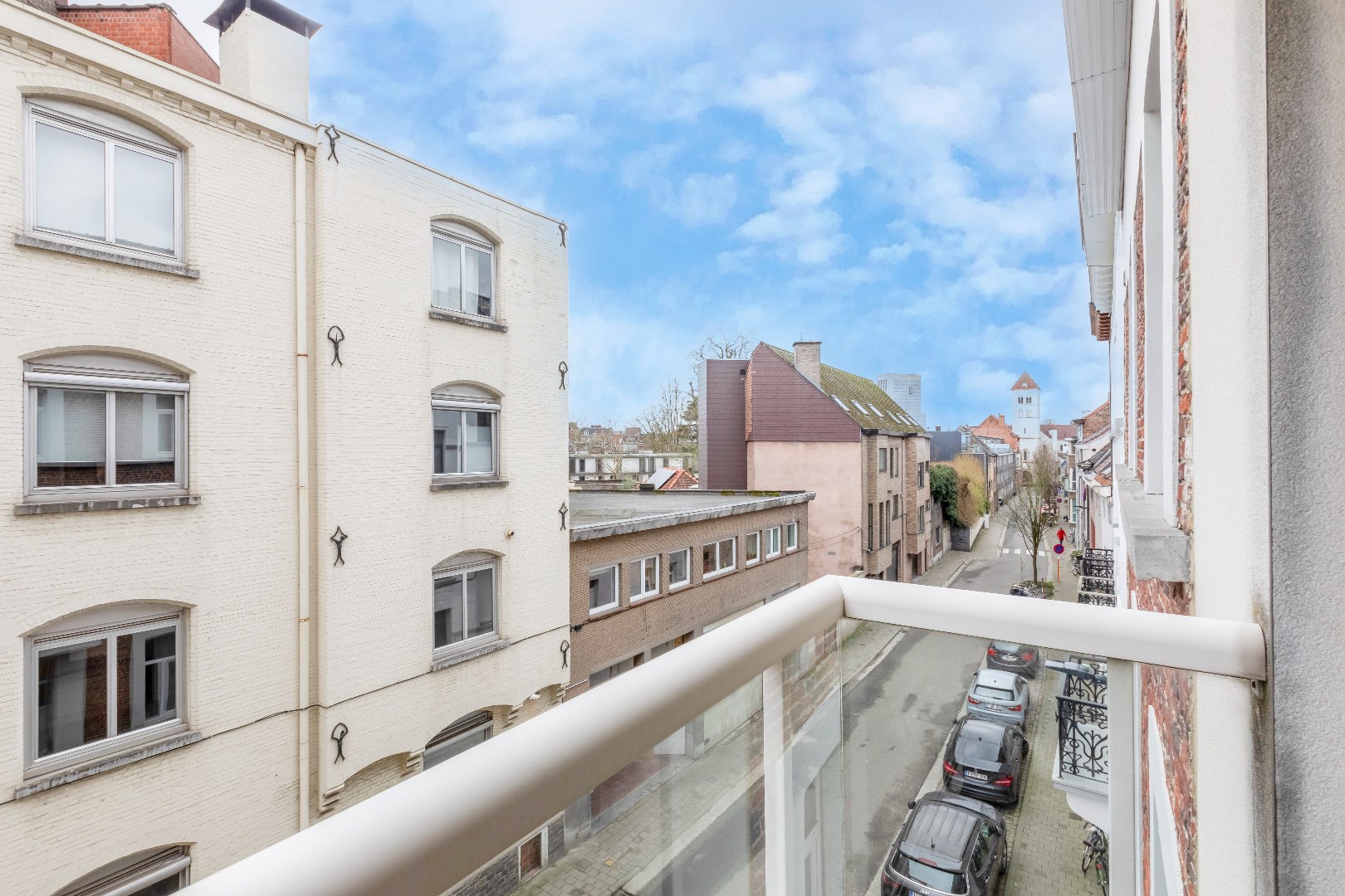 Gunstig gelegen  2-slp. app. met terrassen en garage nabij Gent Sint-Pieters 