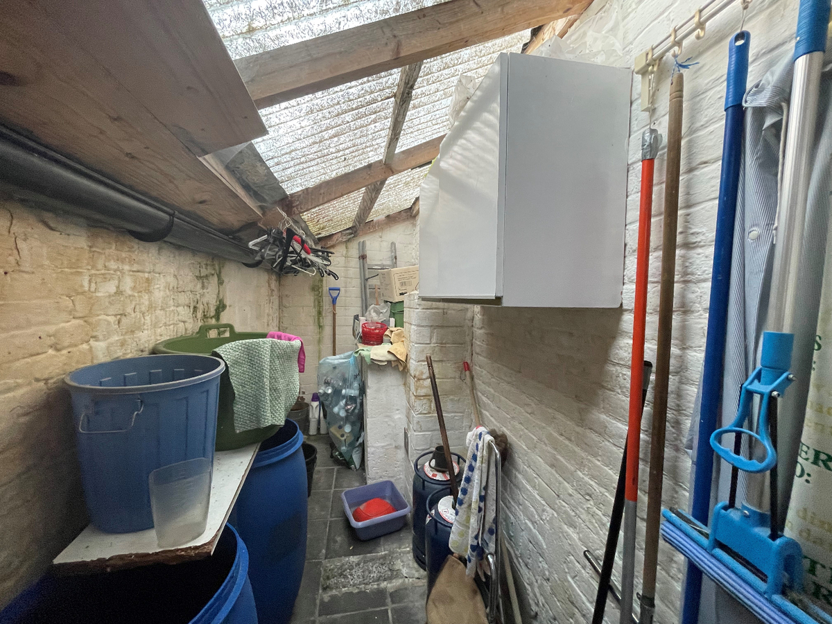 Rijwoning met 2 slaapkamers te centrum Roeselare 